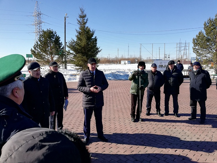 Спортивная зона, площадки для отдыха, полевая кухня: в Тюмени ветеранам представили, как может быть благоустроен сквер Пограничников