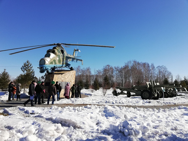 Спортивная зона, площадки для отдыха, полевая кухня: в Тюмени ветеранам представили, как может быть благоустроен сквер Пограничников
