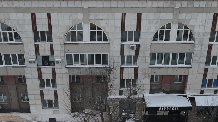 Как у «типовухи» появились арочки. Секреты «профессорского» дома в центре Тюмени