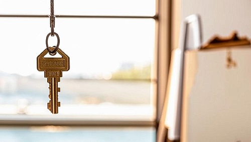 Сельчанин из Голышманово лишился квартиры после измены