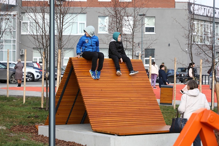 В Тюмени появился арт-объект с легендарными весами