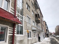 Тюменские дома, признанные зоной вероятной ЧС, постепенно ремонтируют