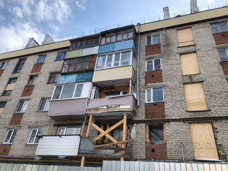 Тюменские дома, признанные зоной вероятной ЧС, постепенно ремонтируют