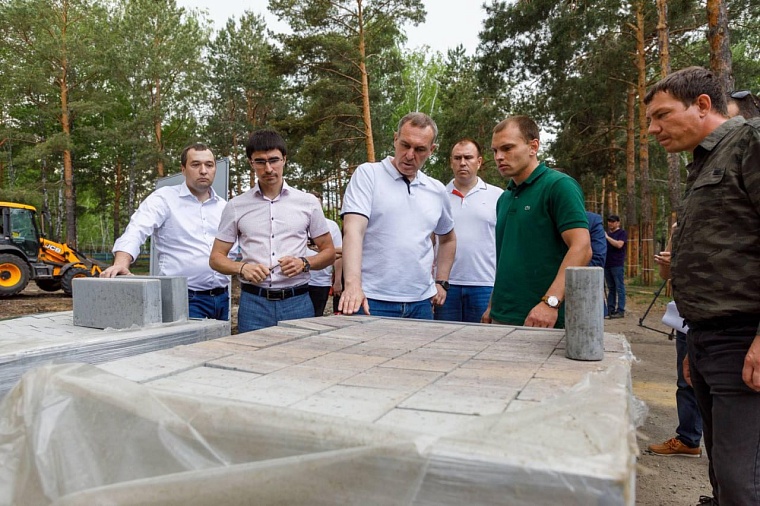 В Школьном сквере в Тюмени установят памятник учителю