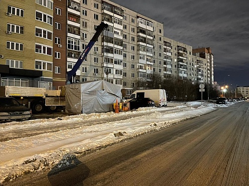 На улице 30 лет Победы в Тюмени восстанавливают аварийный коллектор без раскопок