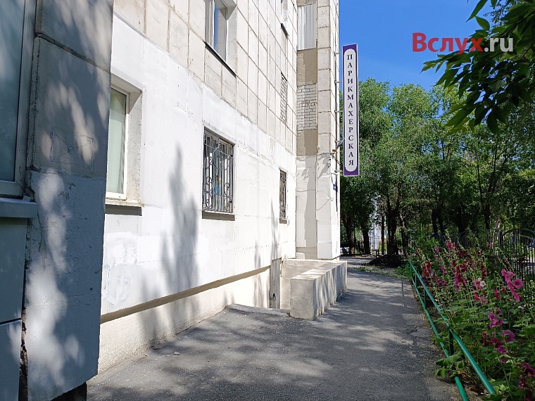 Тюменский суд вынес решение замуровать единственный вход в парикмахерскую на Московском тракте