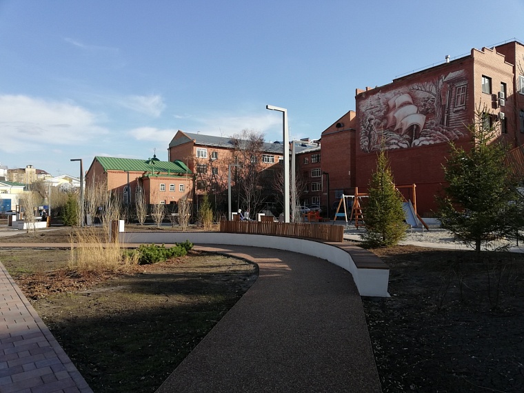 В Тюмени открыли сквер имени Владислава Крапивина