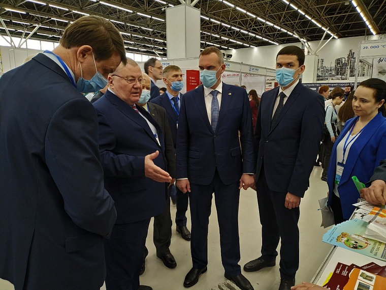 Предоплата до 90 процентов: в Тюмени рассказали о поддержке строителей