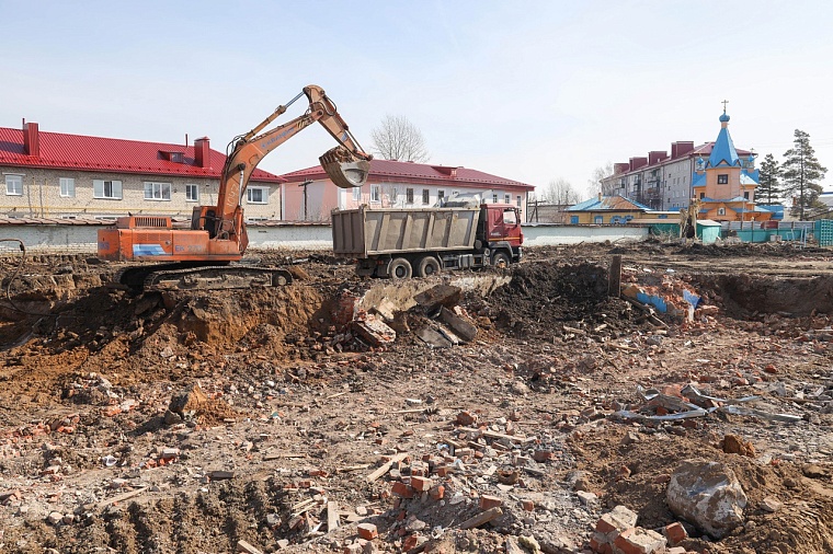При сносе старой школы в Ишиме обнаружилось отсутствие фундамента
