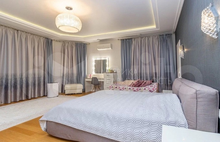 Водоемы, сады, прислуга: топ-5 самых дорогих загородных особняков Тюмени