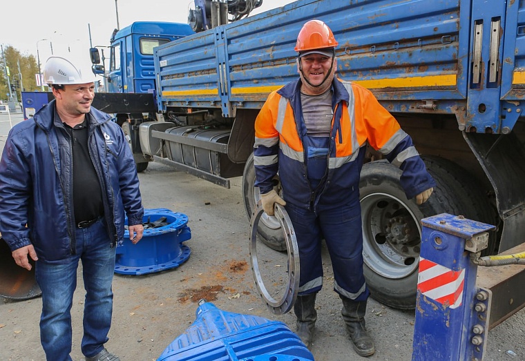 В центре Тюмени выведен из эксплуатации старый чугунный водопровод