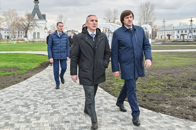 Александр Моор анонсировал открытие резиденции Деда Мороза в Александровском саду Тобольска