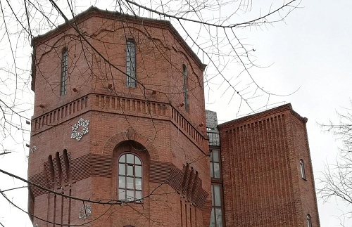 В Тюмени сегодня после реконструкции откроется молодежная резиденция «Башня»