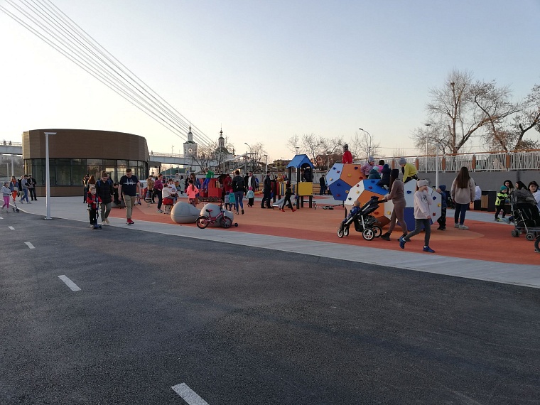 Набережная на левом берегу Туры пользуется популярностью