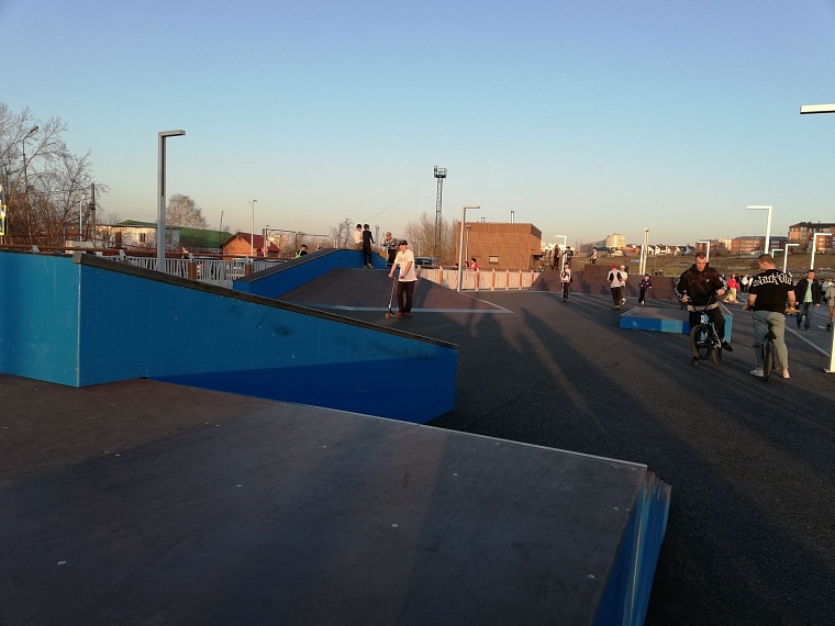 Набережная на левом берегу Туры пользуется популярностью