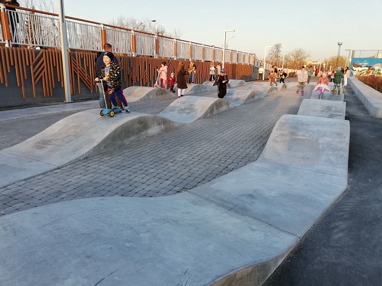 Набережная на левом берегу Туры пользуется популярностью