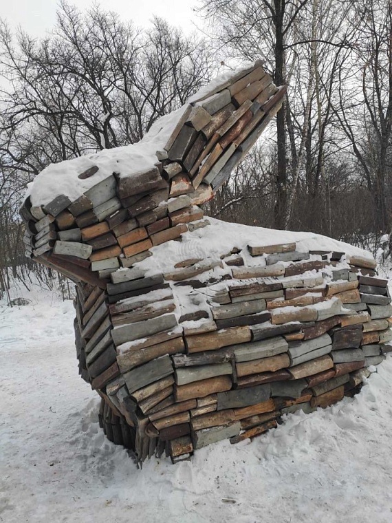 В экопарке Затюменском обнаружены бесхозяйные арт-объекты – «Медведь», «Заяц» и «Кабан»