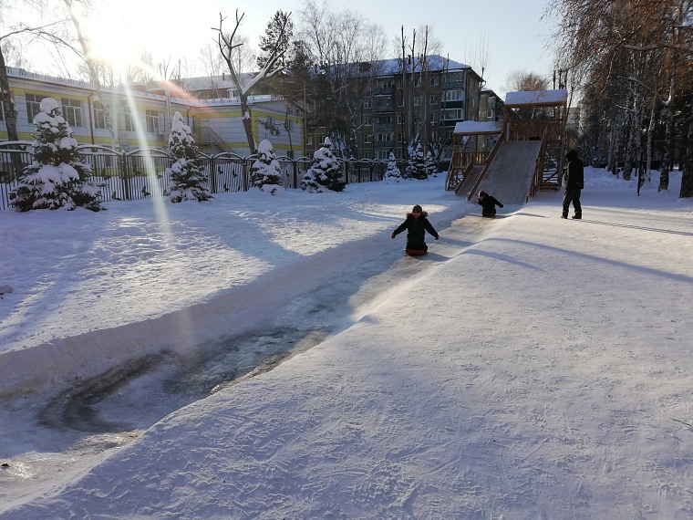 После открытия Школьного сквера в Тюмени появилась новая традиция