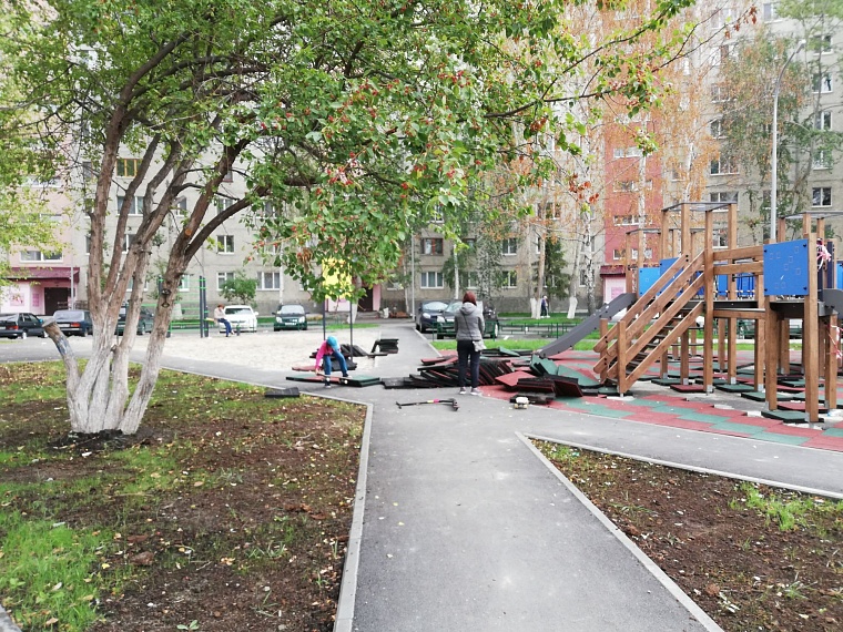 В Калининском округе в 2021 году благоустроят 11 дворов, сквер и зеленый уголок