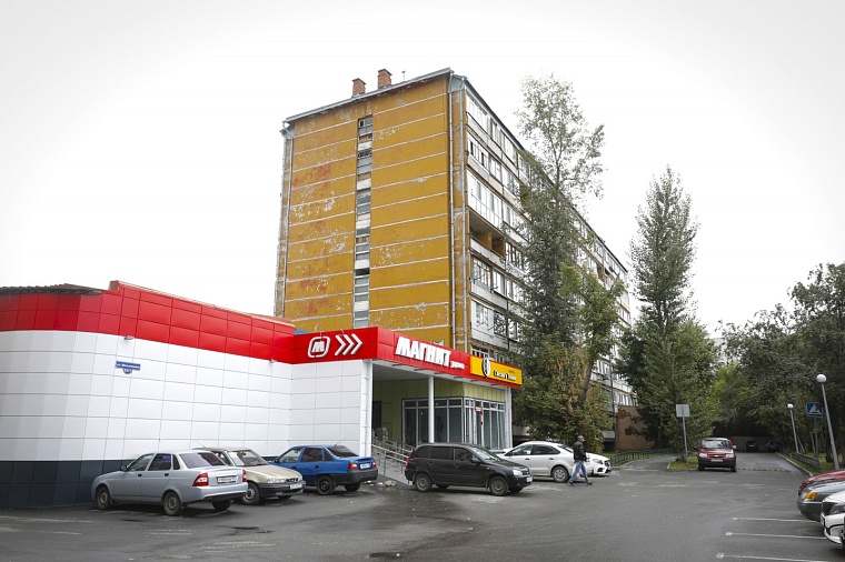 Студгородок на Мельникайте: здания прошлого века, заросший пруд и граффити