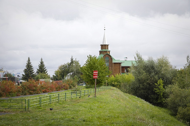 Студгородок на Мельникайте: здания прошлого века, заросший пруд и граффити
