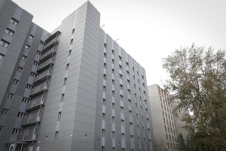 Студгородок на Мельникайте: здания прошлого века, заросший пруд и граффити