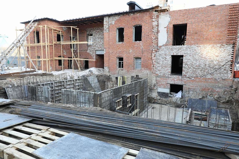 Как реставрируют дом Рубцовой и водонапорную башню в Тюмени