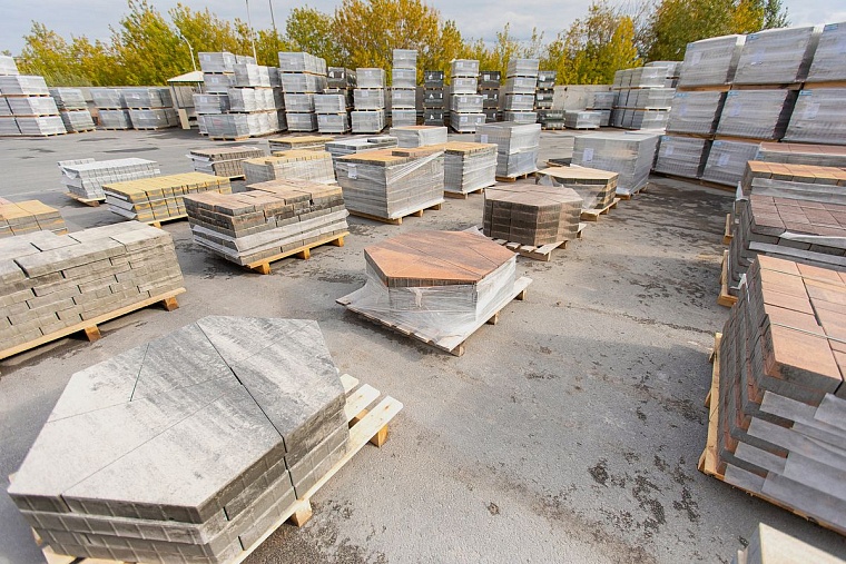 Это лишь малая часть продукции в наличии, остальная за кадром.