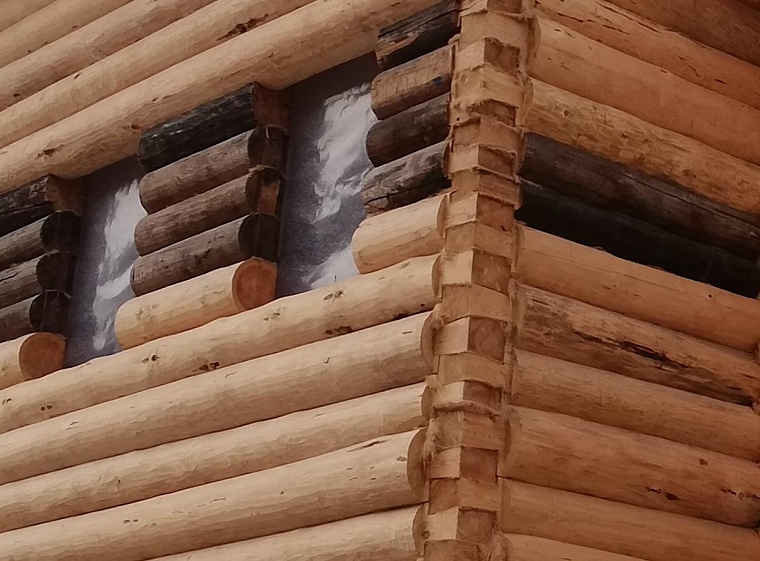 Тюменская семья восстанавливает сельский клуб в Ярковском районе