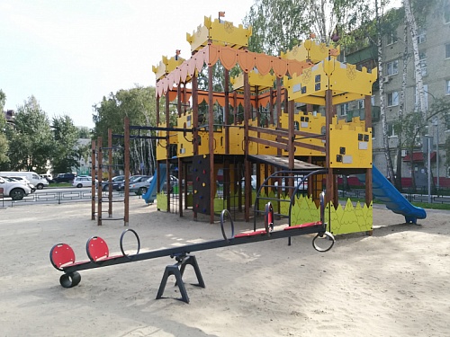 Жители двора в центре Тюмени не могут прийти к единому мнению в вопросах благоустройства