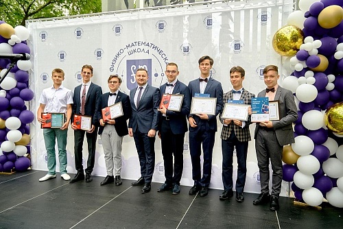 Выпускники Тюменской области на ЕГЭ получили 38 максимальных 100 баллов