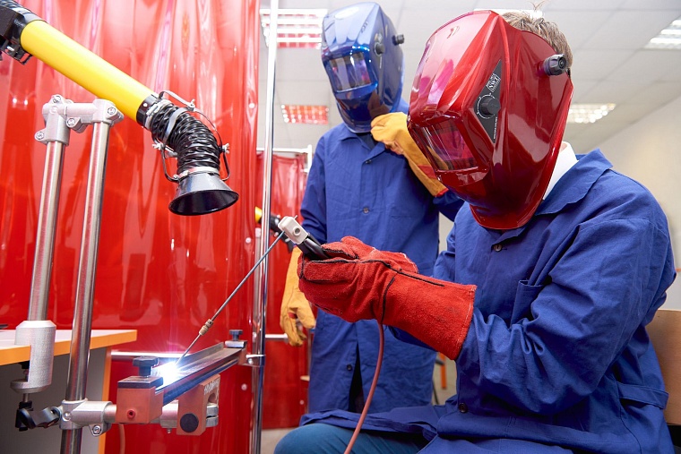 С 1 сентября 2021 года кураторы в колледжах будут получать доплаты по 5 тыс. рублей