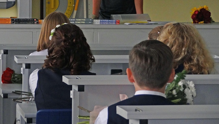 «Дети сидят дома, в школах мобилизационные центры»: в тюменских чатах распространяют фейки