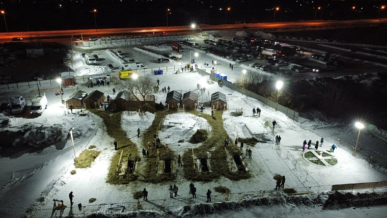 Крещенские купания в Тюмени на озере Липовом собрали около трехсот человек