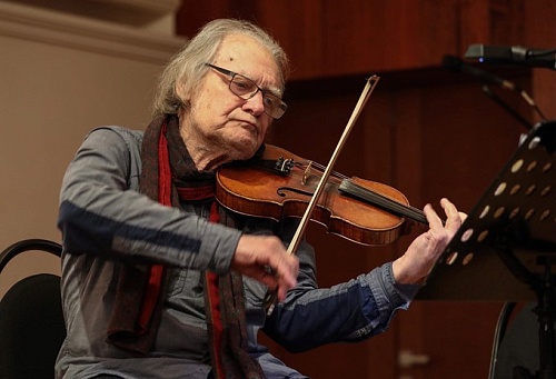 Горькая утрата: в Тюмени скончался известный дирижер и скрипач Антон Шароев