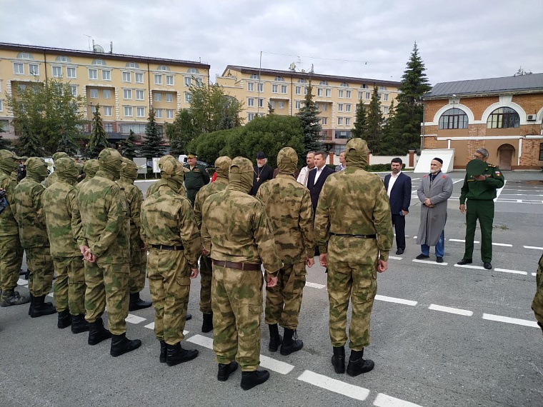 Только сибиряки смогут переломить хребет врагу: из Тюмени в войска отправилась очередная группа контрактников