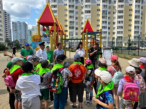 Тюменцы сегодня смогут задать вопросы об отдыхе детей в пришкольных лагерях