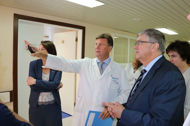 Замглавы Минздрава оценил тюменские достижения и некоторые нашел передовыми