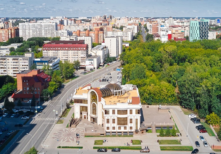 В Тюменской области более 1,4 тысяч семей-юбиляв получили выплаты в 2023 году