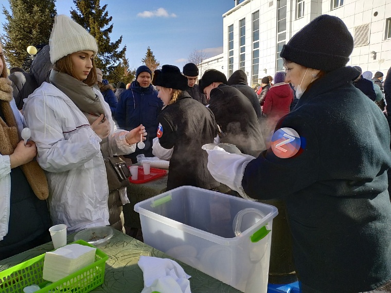 На концерте в честь присоединения Крыма в Тюмени выступил губернатор Александр Моор