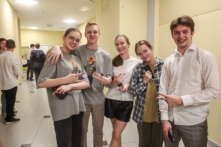 Александр Моор: В этом году в Тюменской области число стобалльников увеличилось на 16