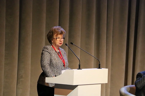 В Тюмени искали ответ на вопрос: почему медицине постоянно не хватает денег?