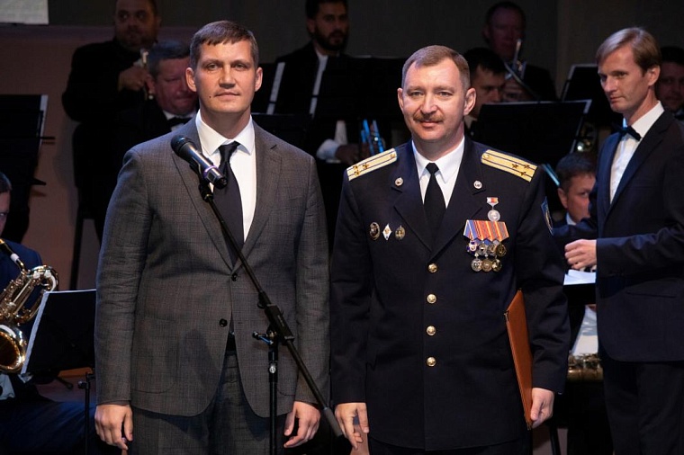 Сотрудников тюменского Центра специальной связи и информации ФСО России поздравили с 75-летием службы