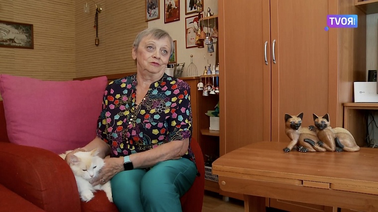 У тюменской пенсионерки живет кот, который любит плавать