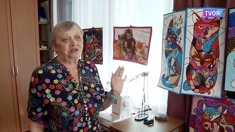 У тюменской пенсионерки живет кот, который любит плавать