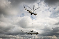 «Смертельный номер». Крупнейший в мире вертолет Ми-26 700 км буксировали по воздуху до Тюмени