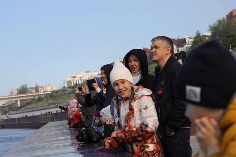 "Под парусами Победы": по Туре проплыли праздничные катамараны