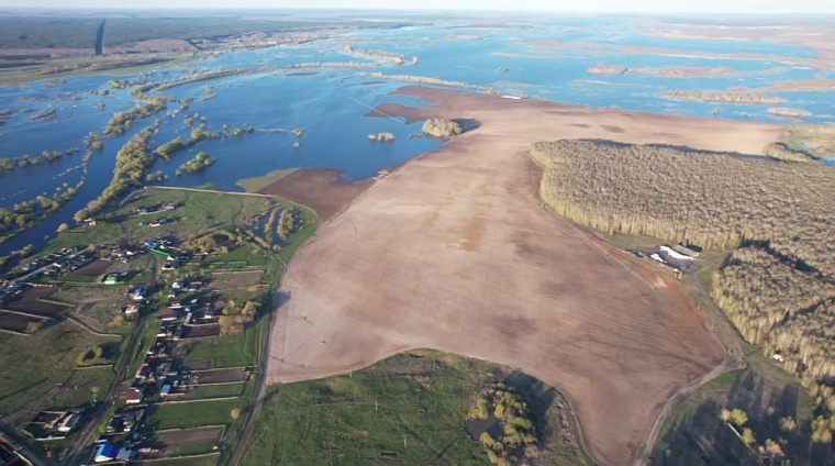 Районы Тюменской области продолжают противостоять паводку