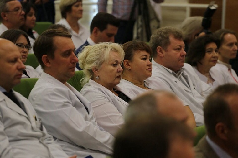 Александр Моор пообещал поддержку Тюмени ямальским медикам