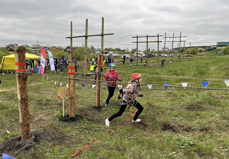 Гвоздем туристического фестиваля в Успенке стал бардовский концерт